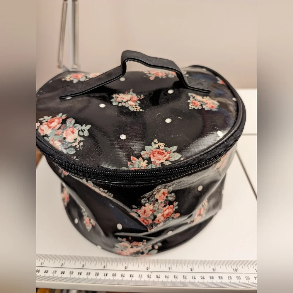 VTG Forever 21 Black and Pink Floral Bag/Project/ Makeup Case cotton/PVC/Poly